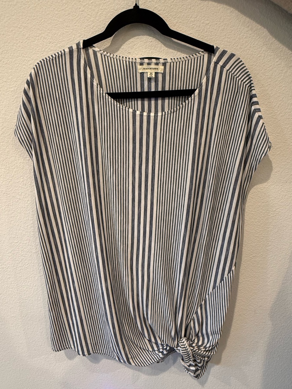 Max Studio Women's Size 2X Navy Blue White Striped Side Knot Short Sleeve Top
